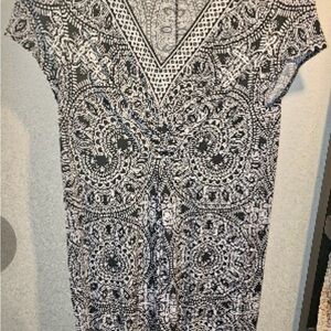 Chico's Black and White Patterned Garment